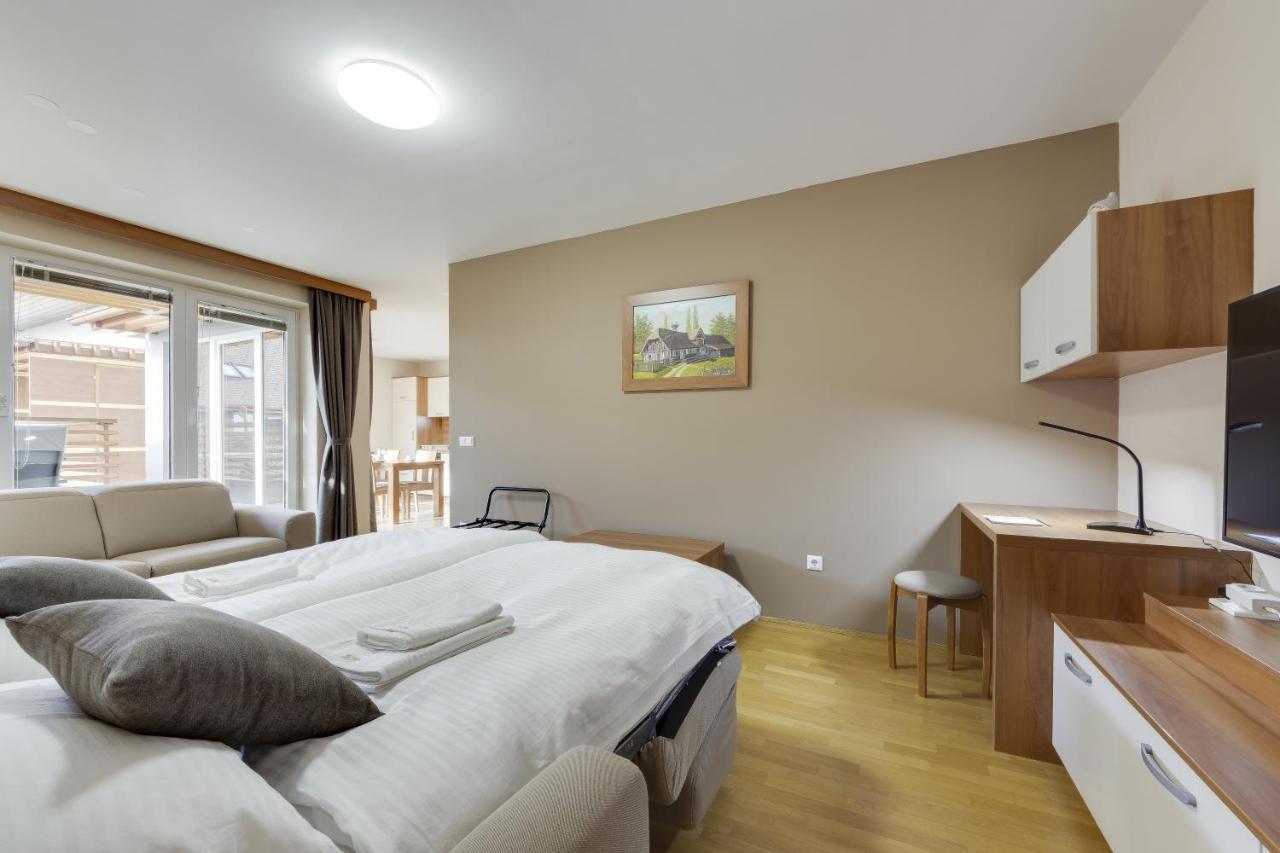 J&M Spa Holiday Home Moravske-Toplice Exteriör bild